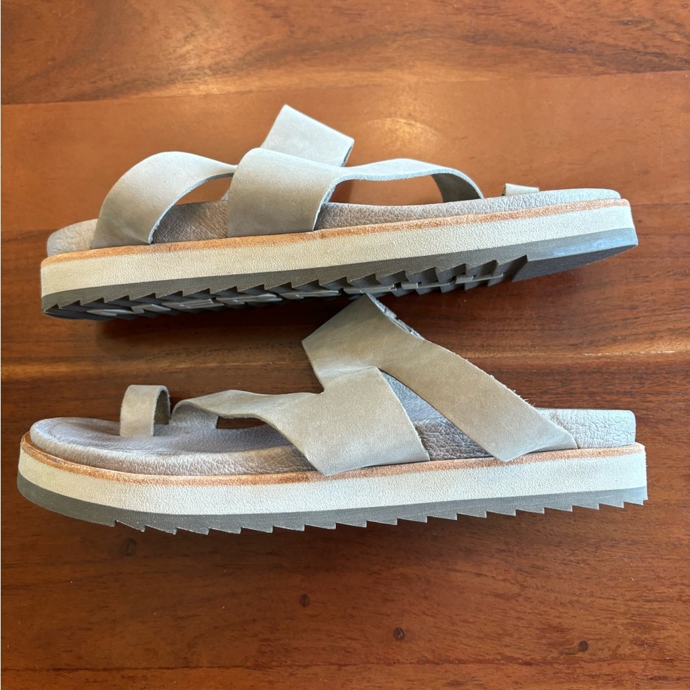 Merrell Moon Sandals - Picture 5 of 8